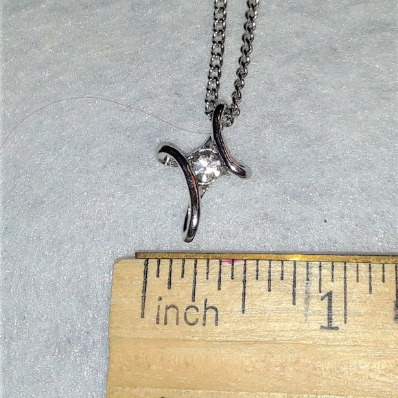 New Beautiful Crystal Cross Necklace - Picture 7 of 7